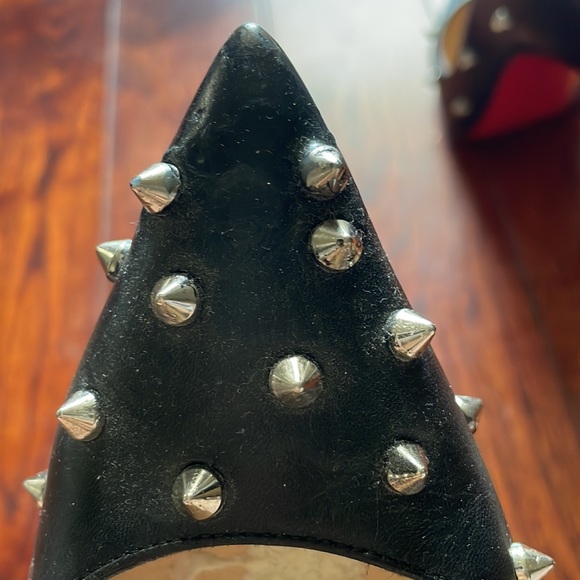 In great condition!! Barely wore. - Picture 4 of 4